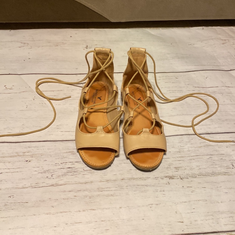 AMERICAN EAGLE OUTFITTERS WOMEN LACE-UP SHOES SIZE 6